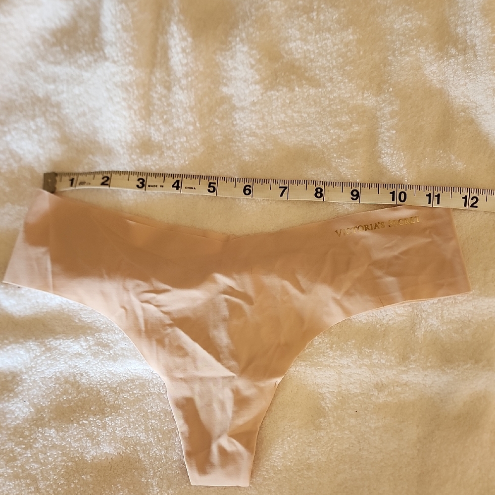 BNWT Victoria's Secret Nude Seamless Panty